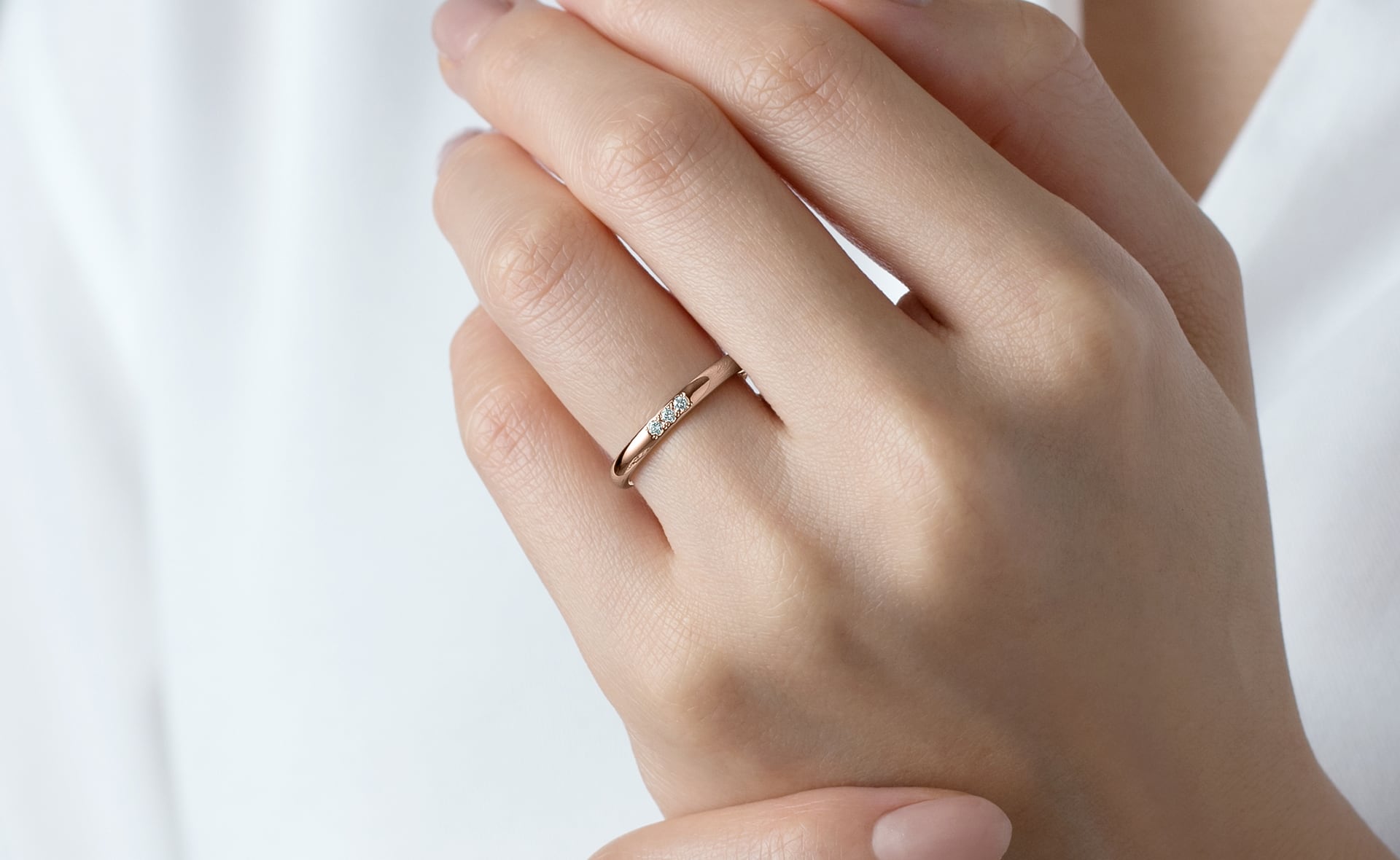 結婚指輪 オーバル ダイヤモンド 3pcs プチエタニティ リング（M33A-02-01509M-13）